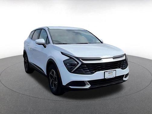 Glacial White Pearl 2025 Kia Sportage LX