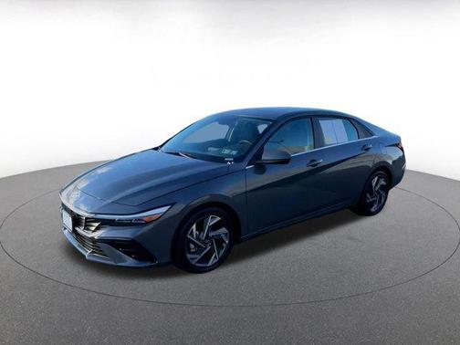 2025 Hyundai ELANTRA SEL