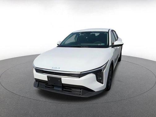 Snow White Pearl 2025 Kia K4 LXS