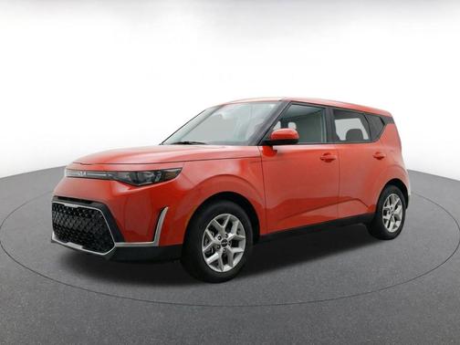 Inferno Red 2025 Kia Soul LX