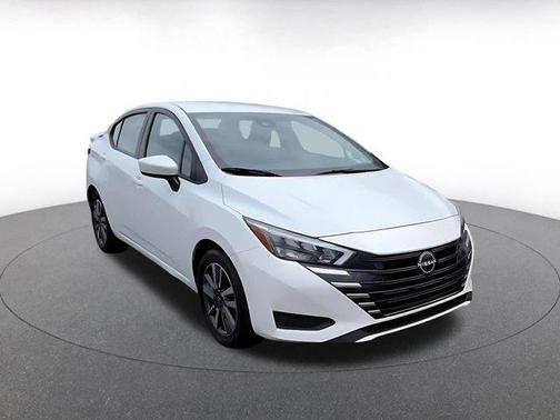 Aspen White Tricoat 2025 Nissan Versa 1.6 SV