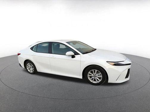 Ice Cap 2025 Toyota Camry LE
