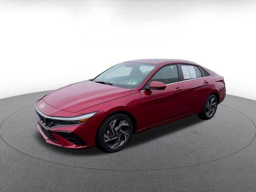 2025 Hyundai ELANTRA SEL