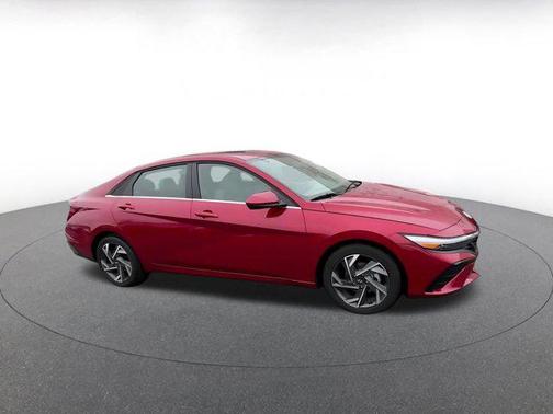 2025 Hyundai ELANTRA SEL