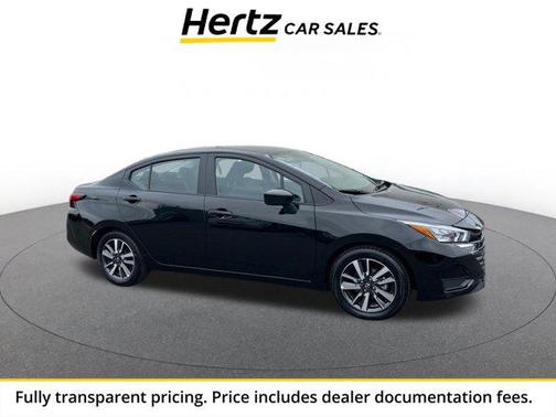 Super Black 2025 Nissan Versa 1.6 SV