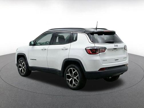 Bright White Clearcoat 2025 Jeep Compass Limited