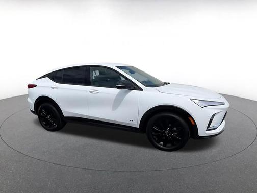 Summit White 2025 Buick Envista Sport Touring FWD