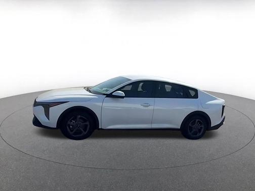Snow White Pearl 2025 Kia K4 LXS