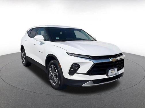 Summit White 2025 Chevrolet Blazer 2LT