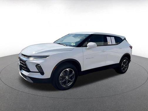 Summit White 2025 Chevrolet Blazer 2LT