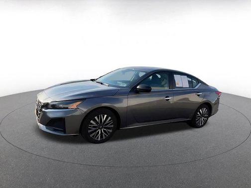 Gun Metallic 2025 Nissan Altima SV FWD