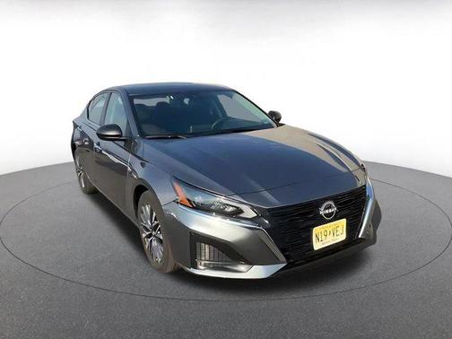 Gun Metallic 2025 Nissan Altima SV FWD