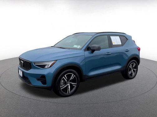 2024 Volvo XC40 CORE