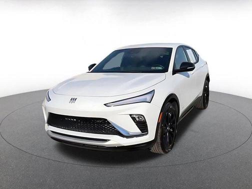 Summit White 2025 Buick Envista Sport Touring FWD