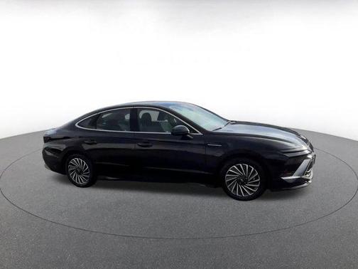 2024 Hyundai SONATA Hybrid SE