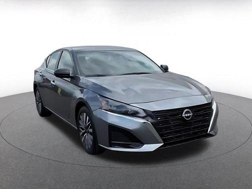 Gun Metallic 2025 Nissan Altima SV FWD