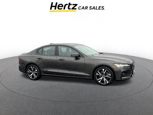 2024 Volvo S60 B5 Core Dark Theme