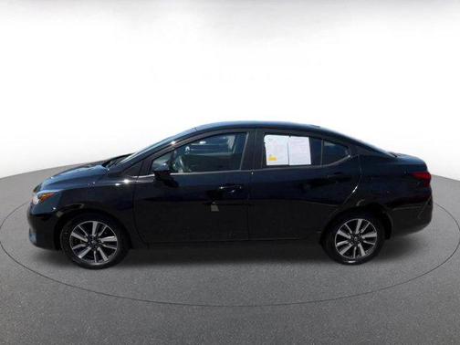 Super Black 2025 Nissan Versa 1.6 SV