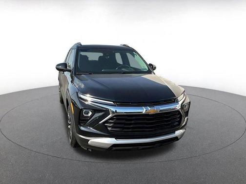 Mosaic Black Metallic 2025 Chevrolet Trailblazer LT