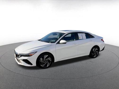 2025 Hyundai ELANTRA SEL