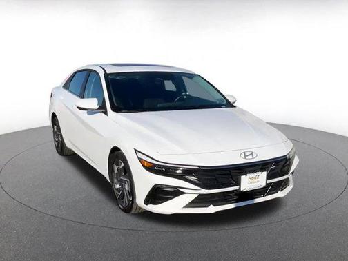 2025 Hyundai ELANTRA SEL