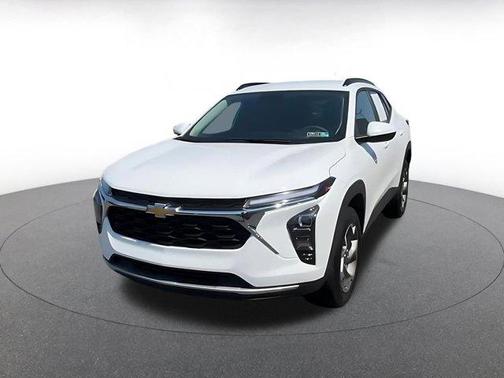 Summit White 2025 Chevrolet Trax LT