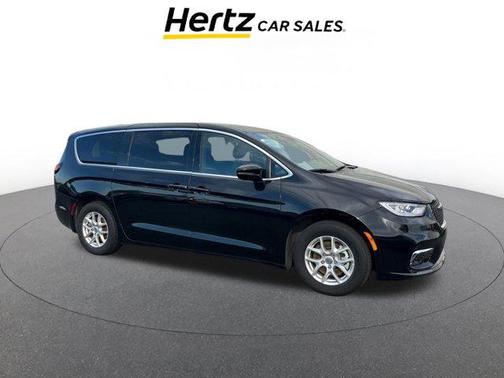 Diamond Black Crystal Pearlcoat 2025 Chrysler Pacifica L