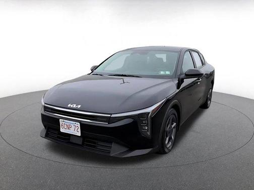 Aurora Black Pearl 2025 Kia K4 LXS