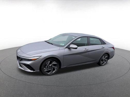 Fluid Metal 2025 Hyundai ELANTRA SEL