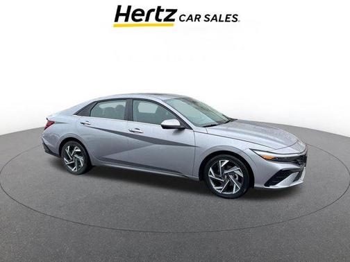 Fluid Metal 2025 Hyundai ELANTRA SEL