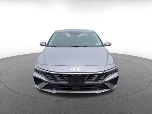 Fluid Metal 2025 Hyundai ELANTRA SEL