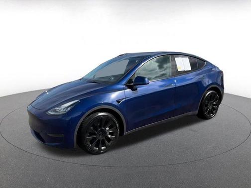 2022 Tesla Model Y Long Range Dual Motor All-Wheel Drive
