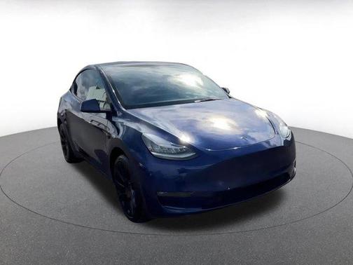 2022 Tesla Model Y Long Range Dual Motor All-Wheel Drive