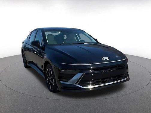 Abyss Black 2025 Hyundai SONATA SEL