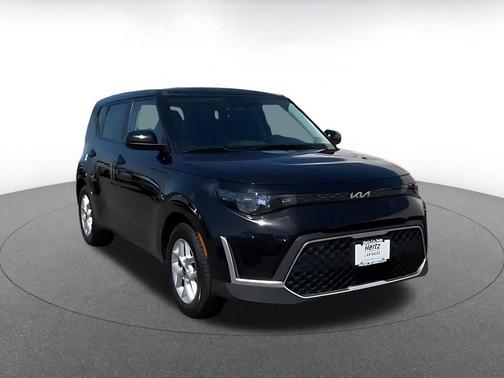 Fusion Black 2025 Kia Soul LX