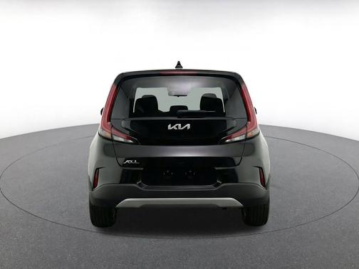 Fusion Black 2025 Kia Soul LX