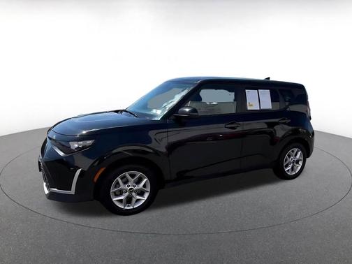 Fusion Black 2025 Kia Soul LX