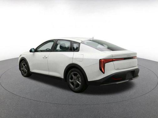 Snow White Pearl 2025 Kia K4 LXS