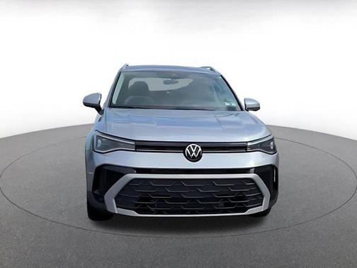 Pyrite Silver Metallic 2025 Volkswagen Taos 1.5T SE