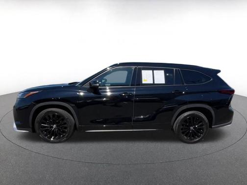 Midnight Black Metallic 2025 Toyota Highlander XSE