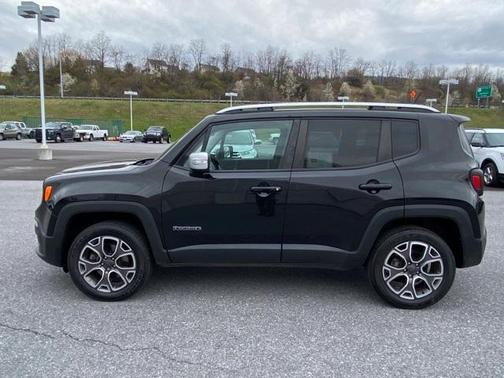 Photo 2 of 32 of 2016 Jeep Renegade Limited