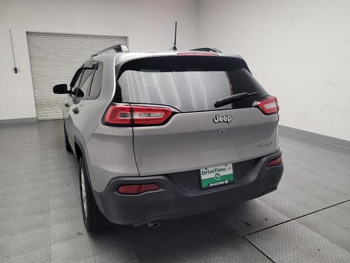 2016 Jeep Cherokee Sport