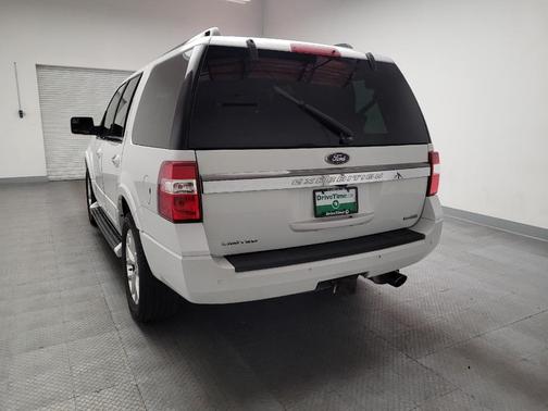 White 2016 Ford Expedition Limited