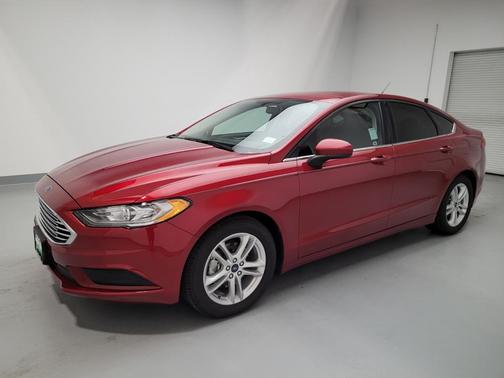 Photo 2 of 32 of 2018 Ford Fusion SE