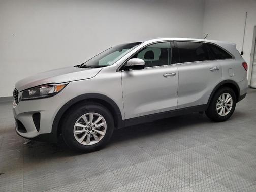 Sparkling Silver 2019 Kia Sorento LX