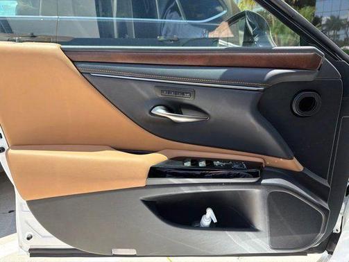 White Pearl 2023 Lexus ES 350