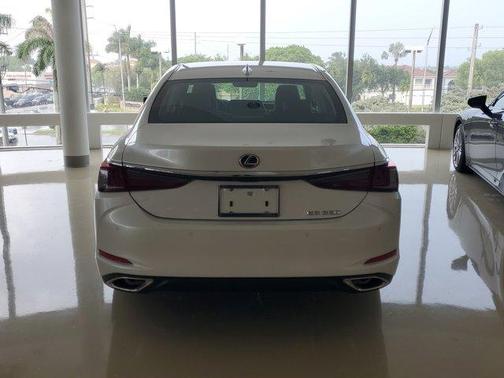 2025 Lexus ES 350 Base