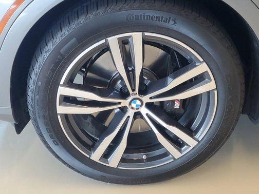 Skyscraper Gray Metallic 2026 BMW X7 xDrive40i