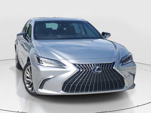 2022 Lexus ES 300h Ultra Luxury