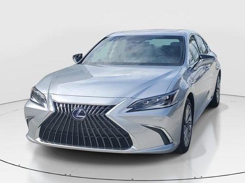 2022 Lexus ES 300h Ultra Luxury